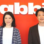 【お客様インタビュー】株式会社ラビット・カーネットワーク様「特にSNSを兼務する担当者にとって頼れる存在。」リソース不足を解消し、着実な成長を続けるInstagram・X運用の事例とは！